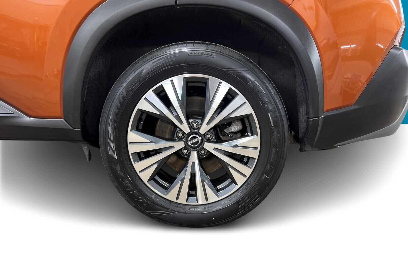 Nissan X-Trail iso kuva 11