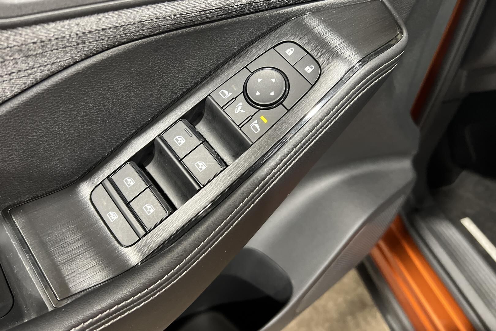 Nissan X-Trail iso kuva 14