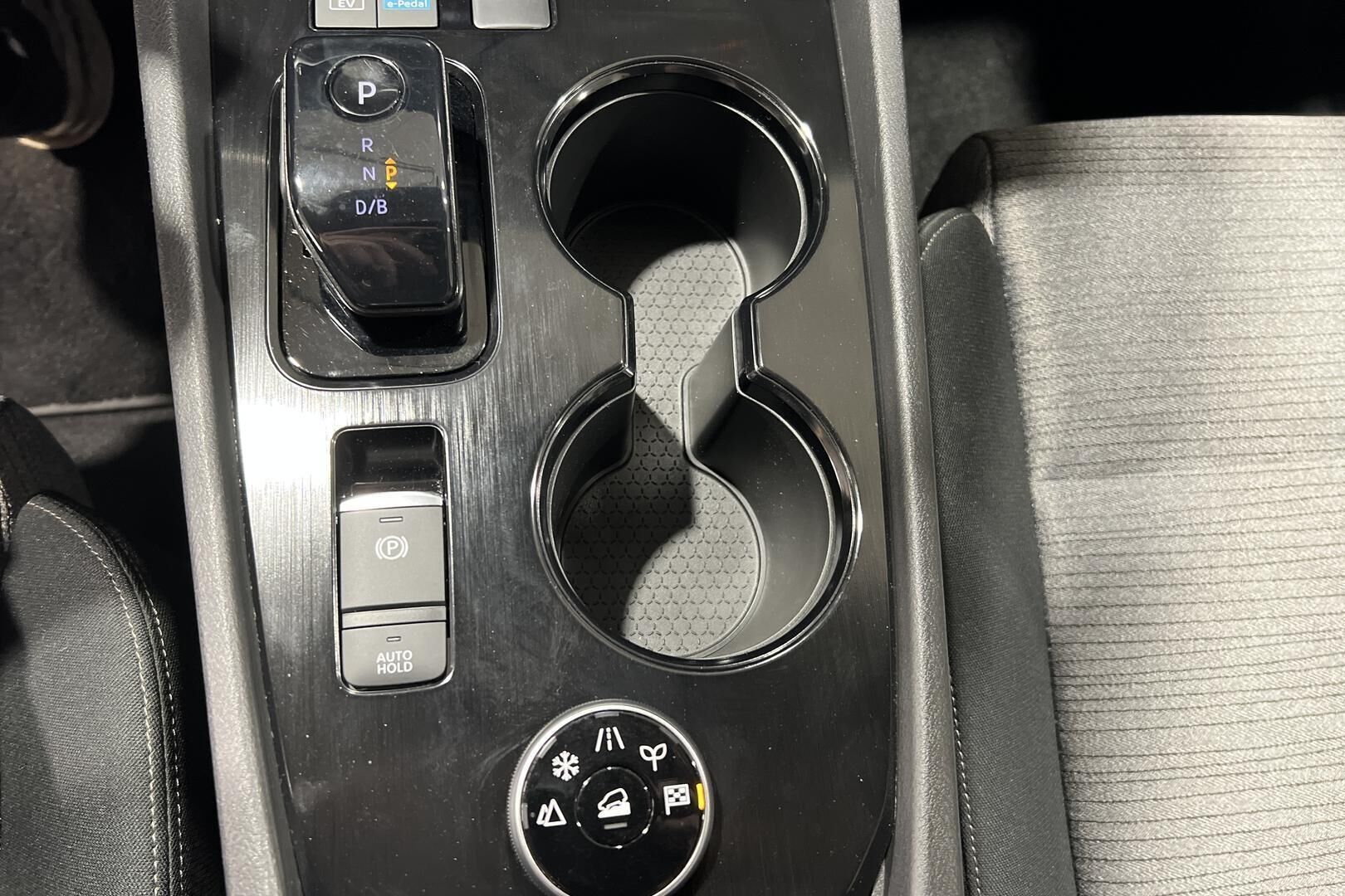 Nissan X-Trail iso kuva 19