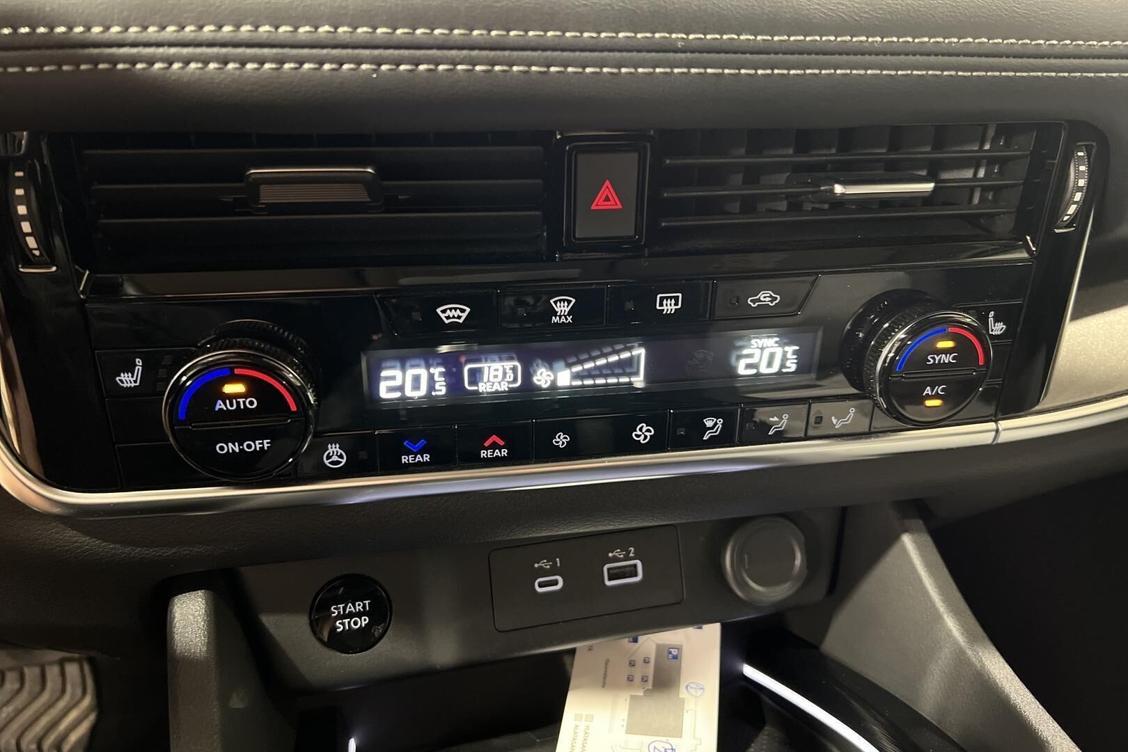 Nissan X-Trail iso kuva 20