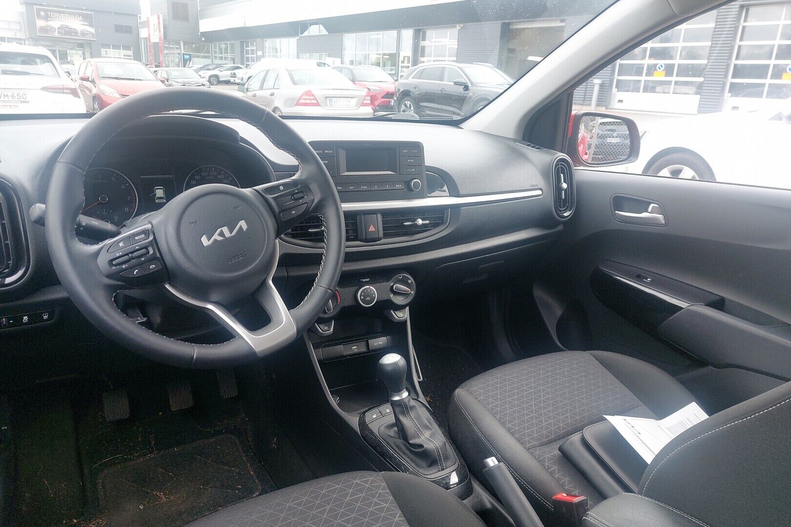 Kia Picanto iso kuva 1