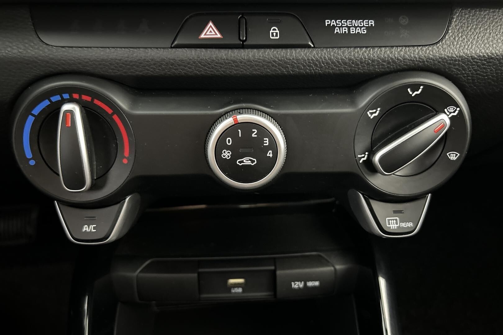 Kia Rio iso kuva 17