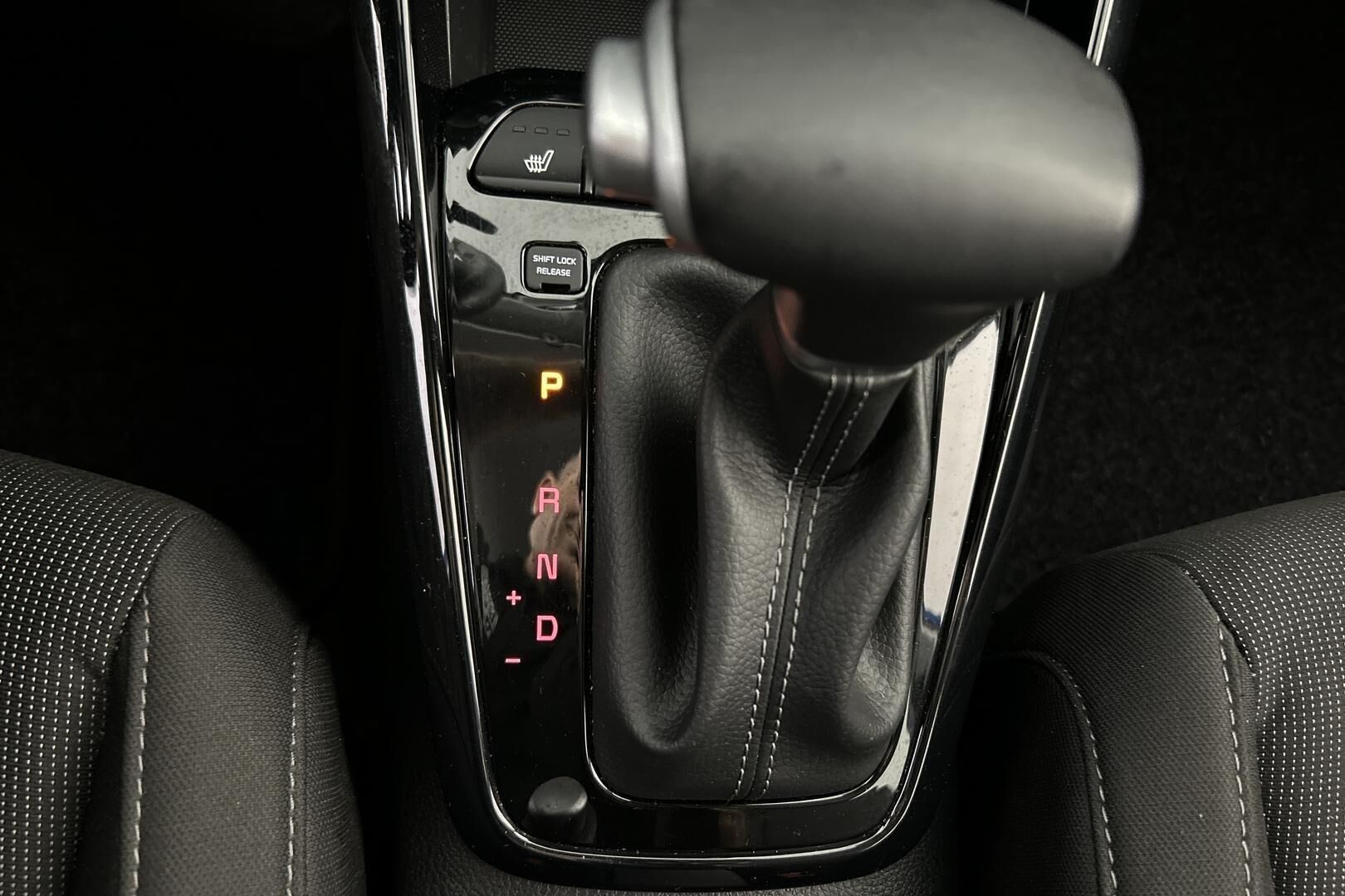Kia Rio iso kuva 19