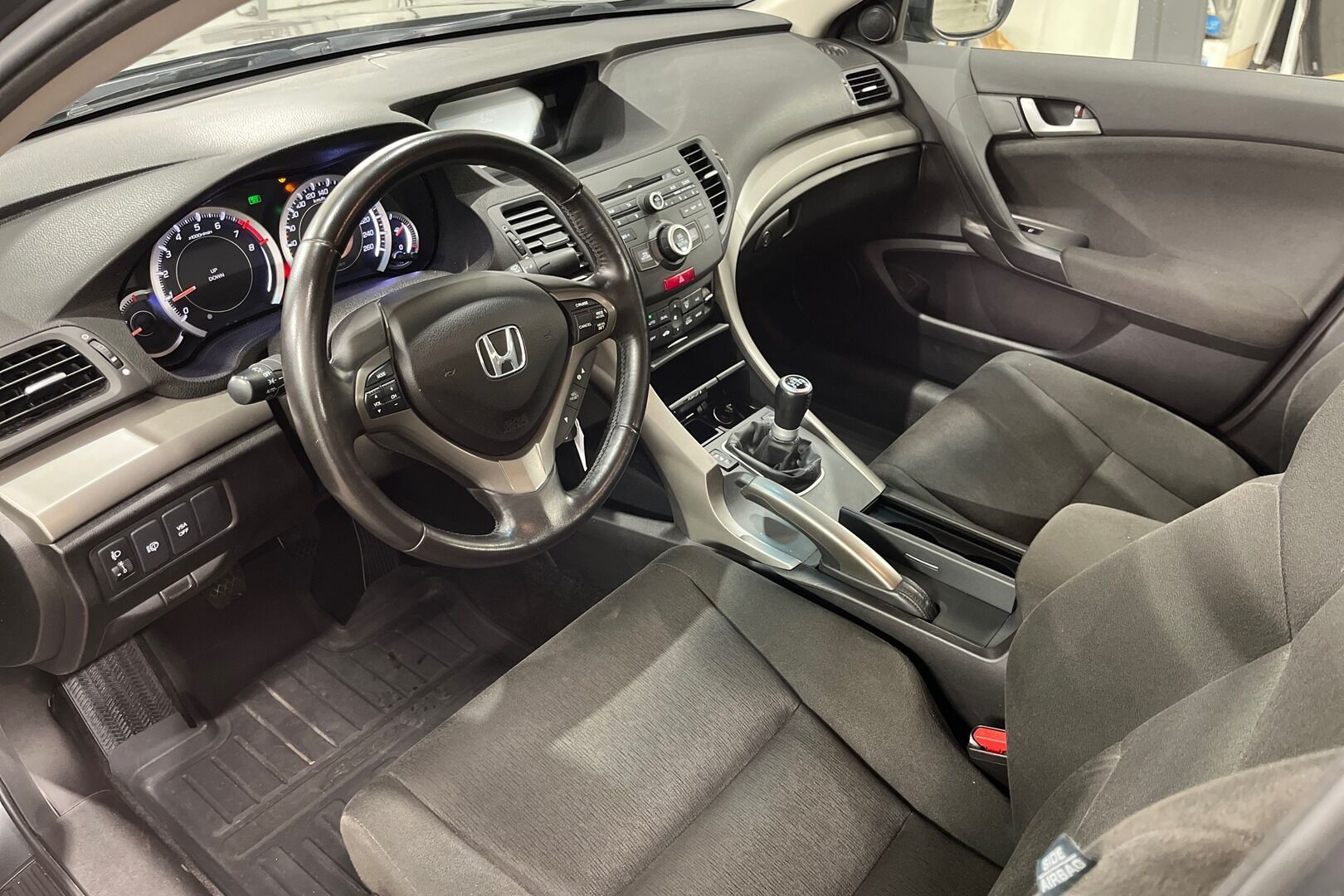 Honda Accord iso kuva 6