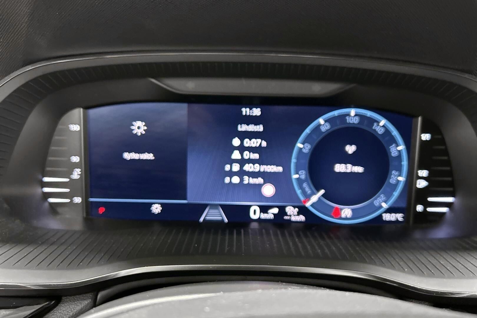 Skoda Octavia iso kuva 14