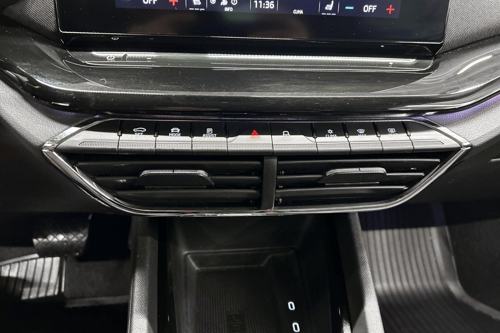 Skoda Octavia iso kuva 19