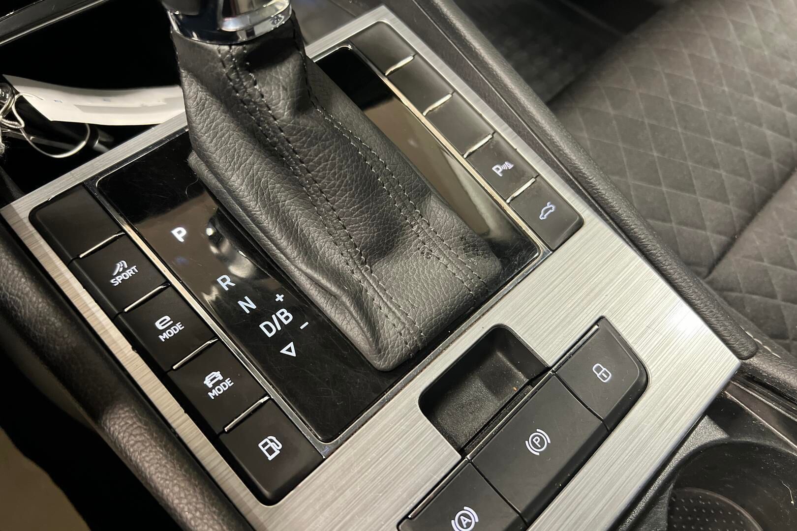 Skoda Superb iso kuva 17