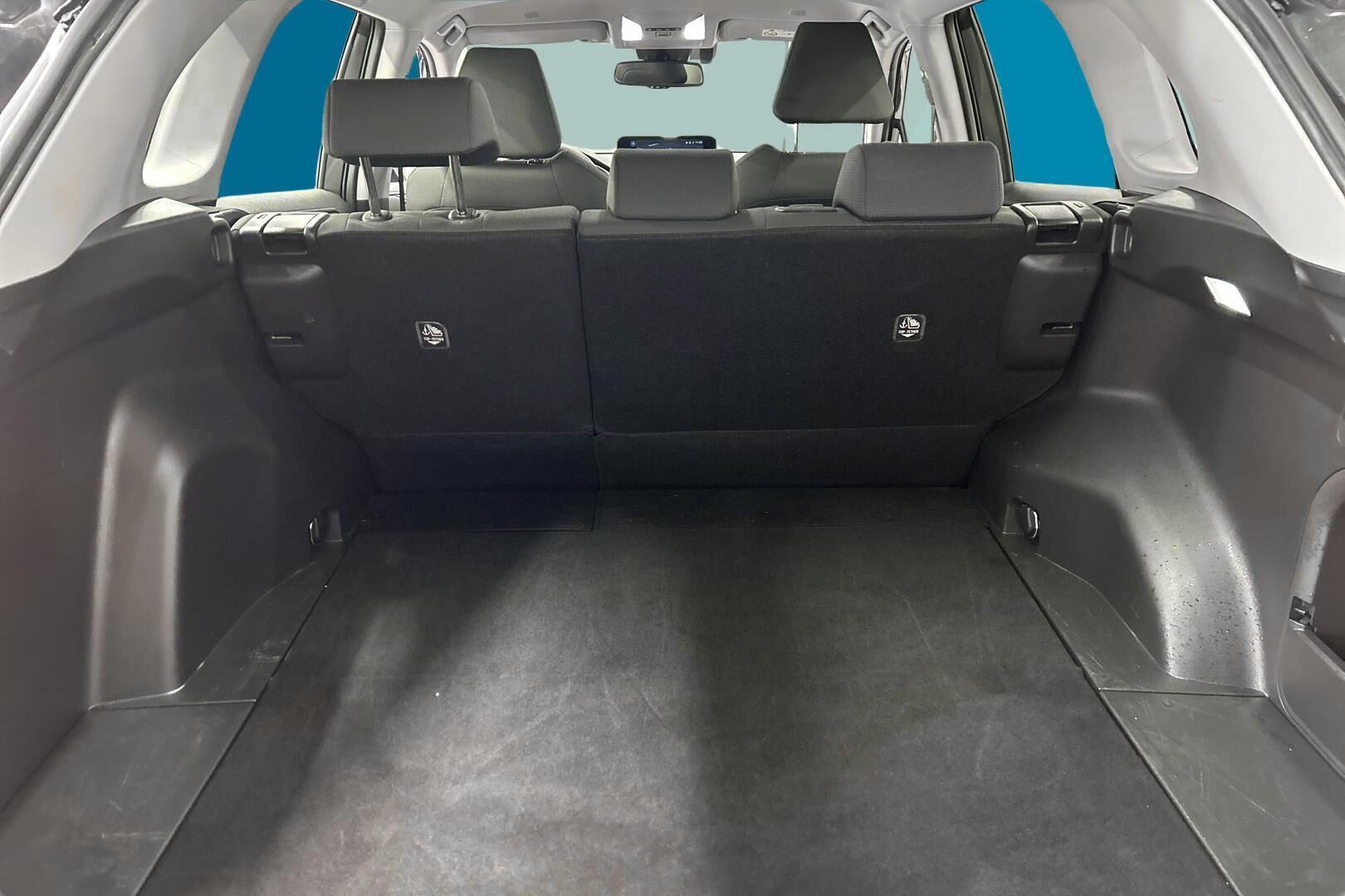Toyota RAV4 iso kuva 18