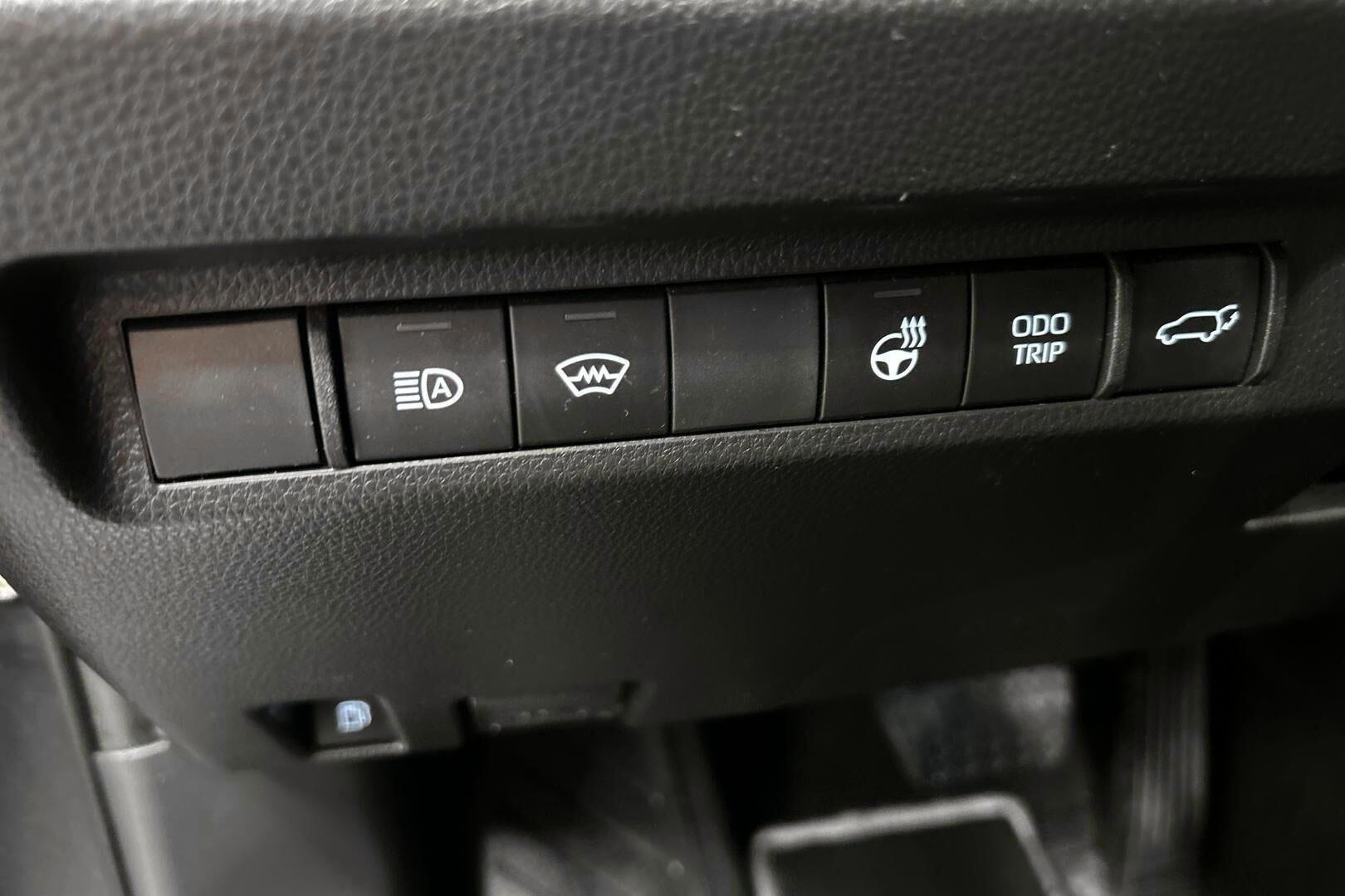 Toyota RAV4 iso kuva 20