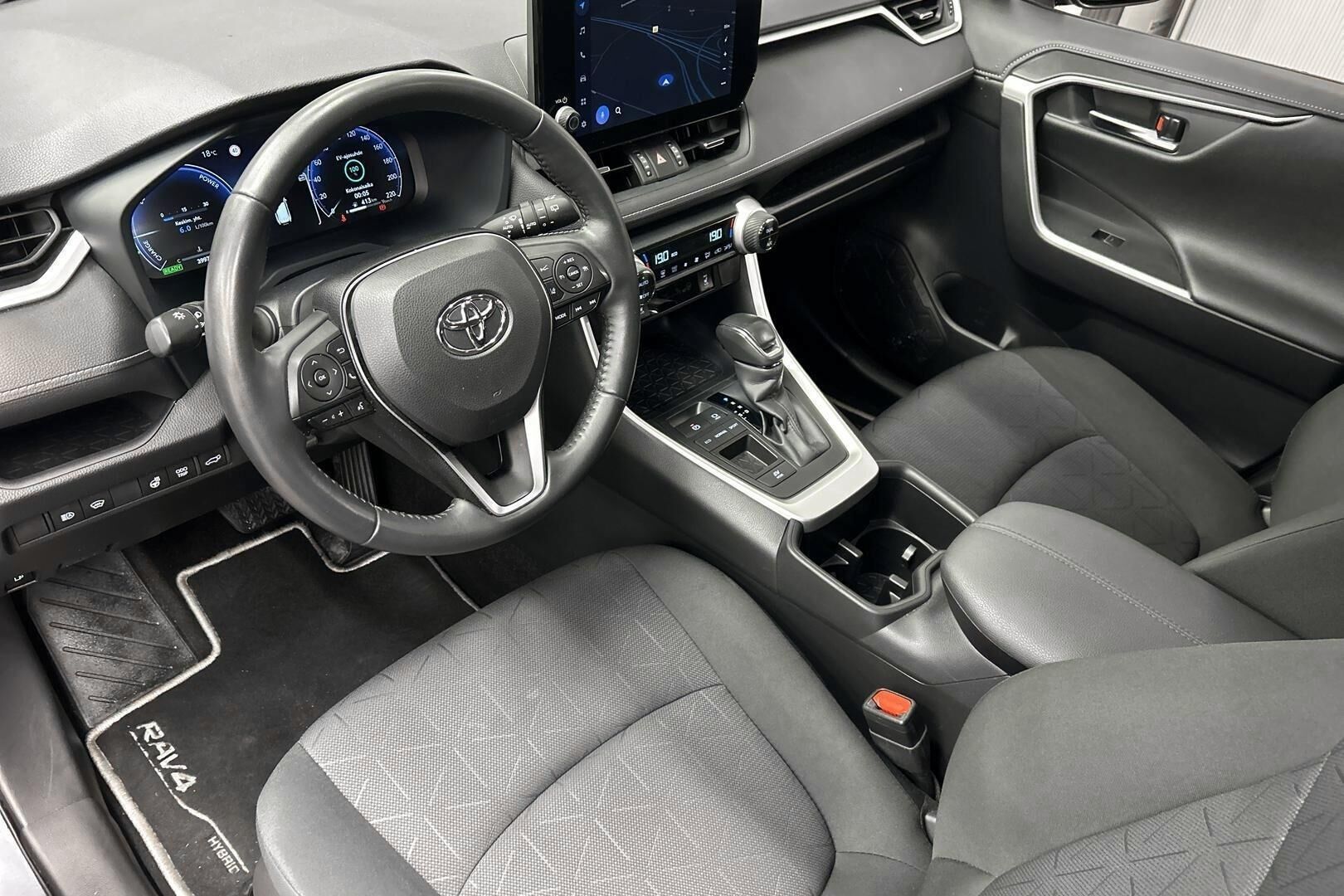 Toyota RAV4 iso kuva 16