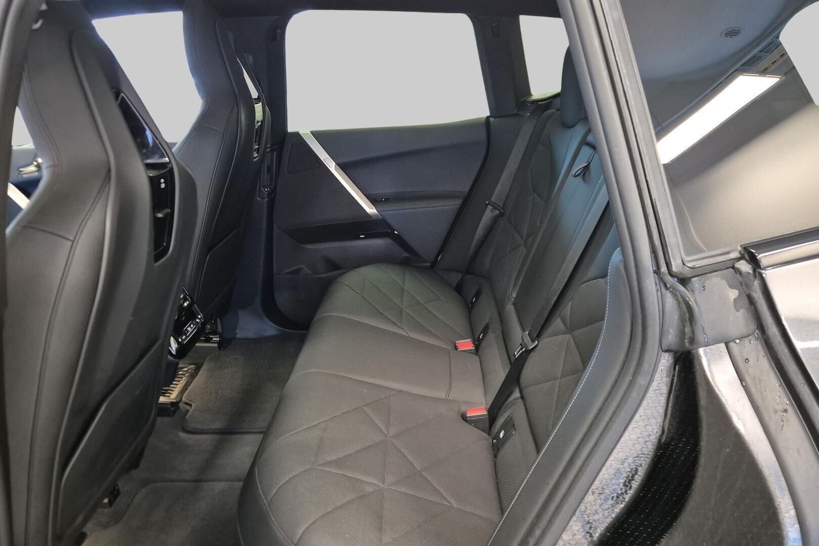 BMW iX iso kuva 5