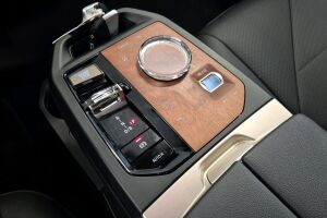 BMW iX esikatselu 10