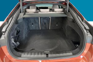 BMW i4 esikatselu 11