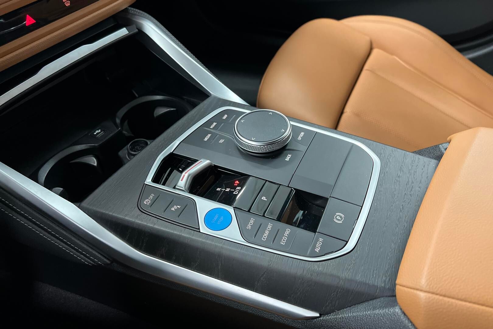 BMW i4 iso kuva 15