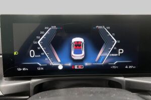 BMW i4 esikatselu 13