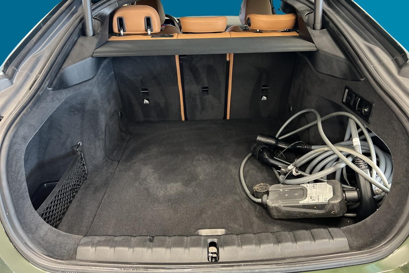 BMW i4 iso kuva 11