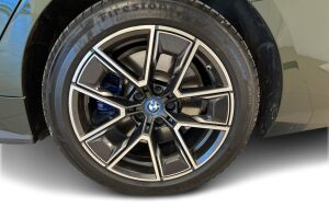 BMW i4 esikatselu 10