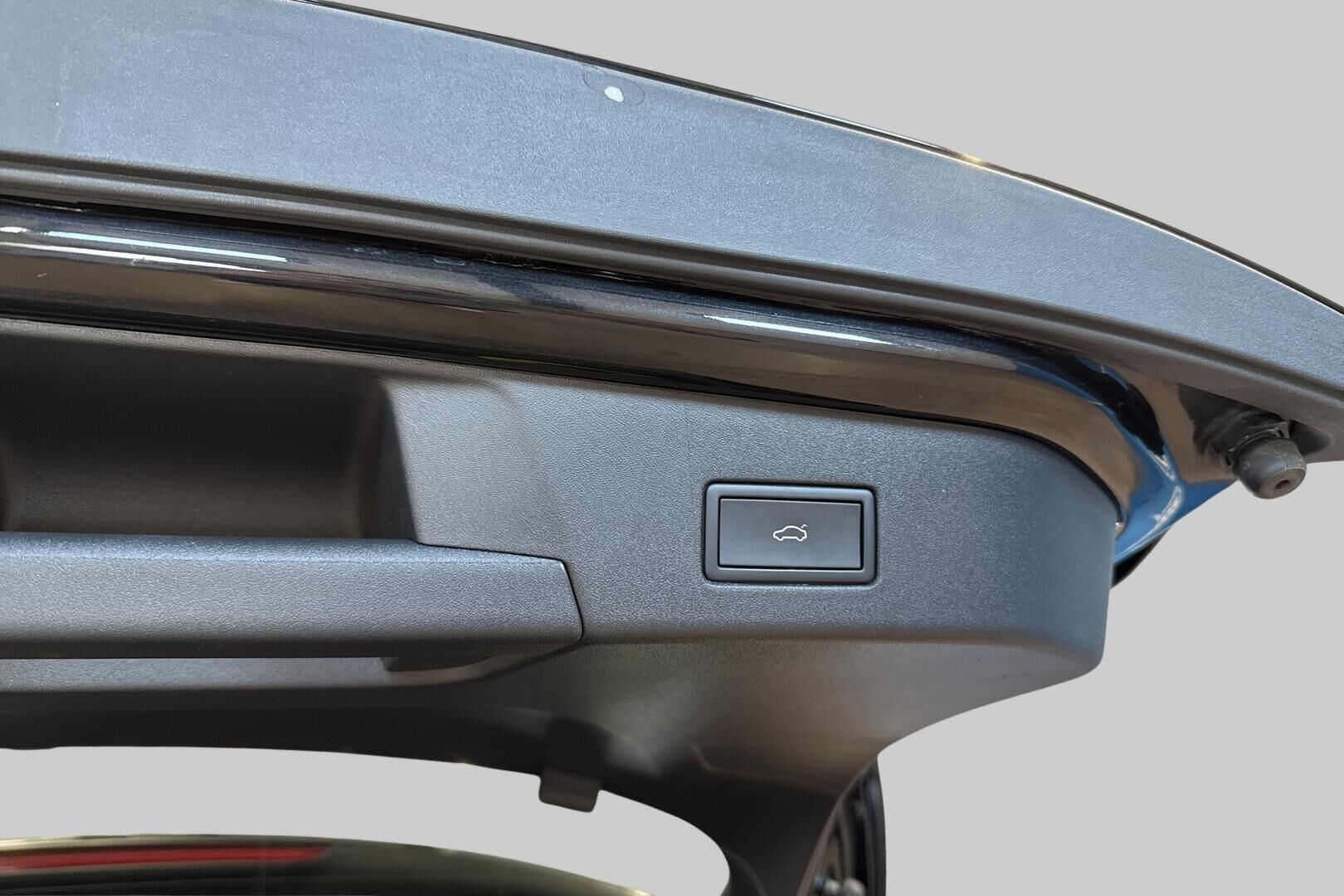 Volkswagen ID.4 iso kuva 13