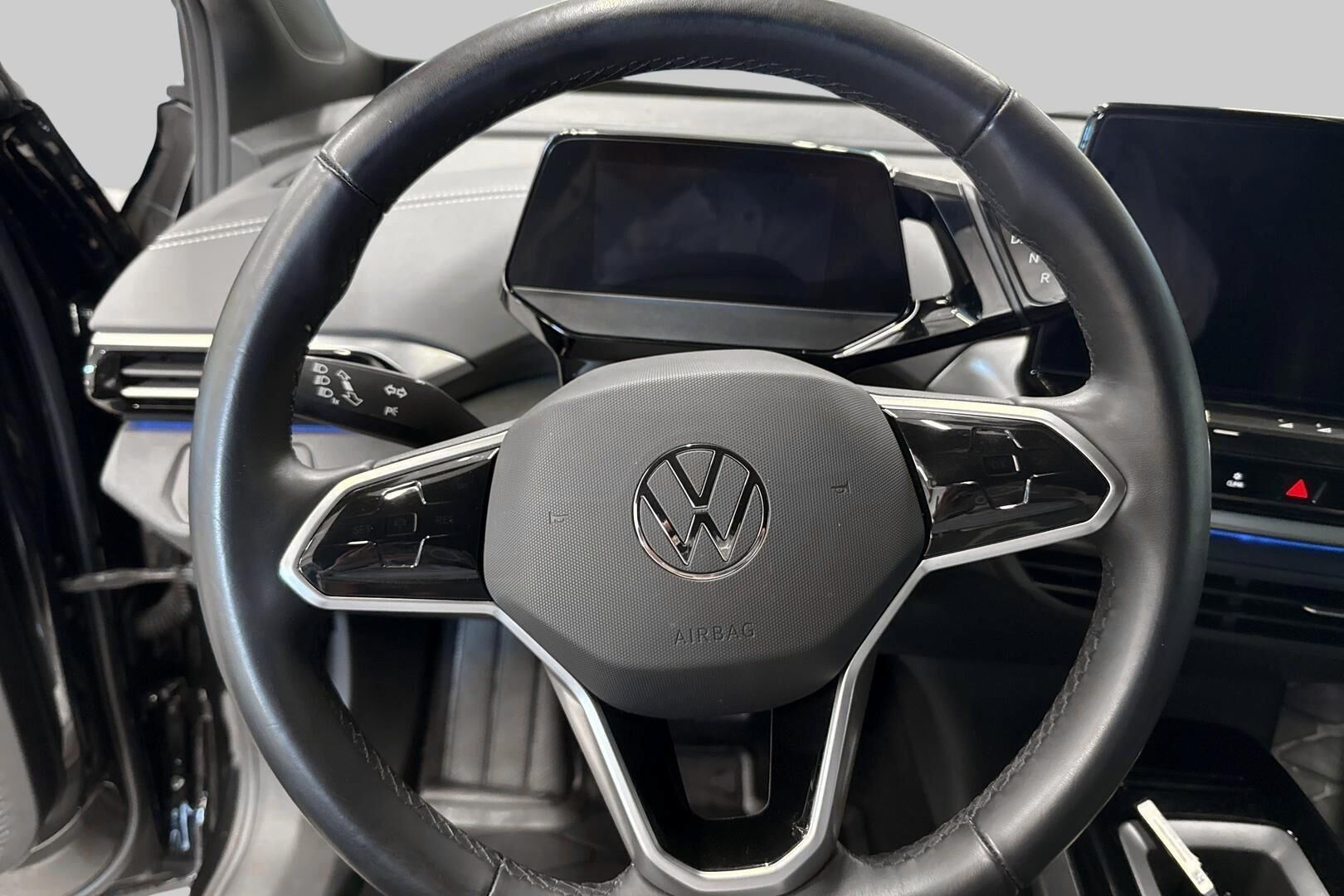 Volkswagen ID.4 iso kuva 14