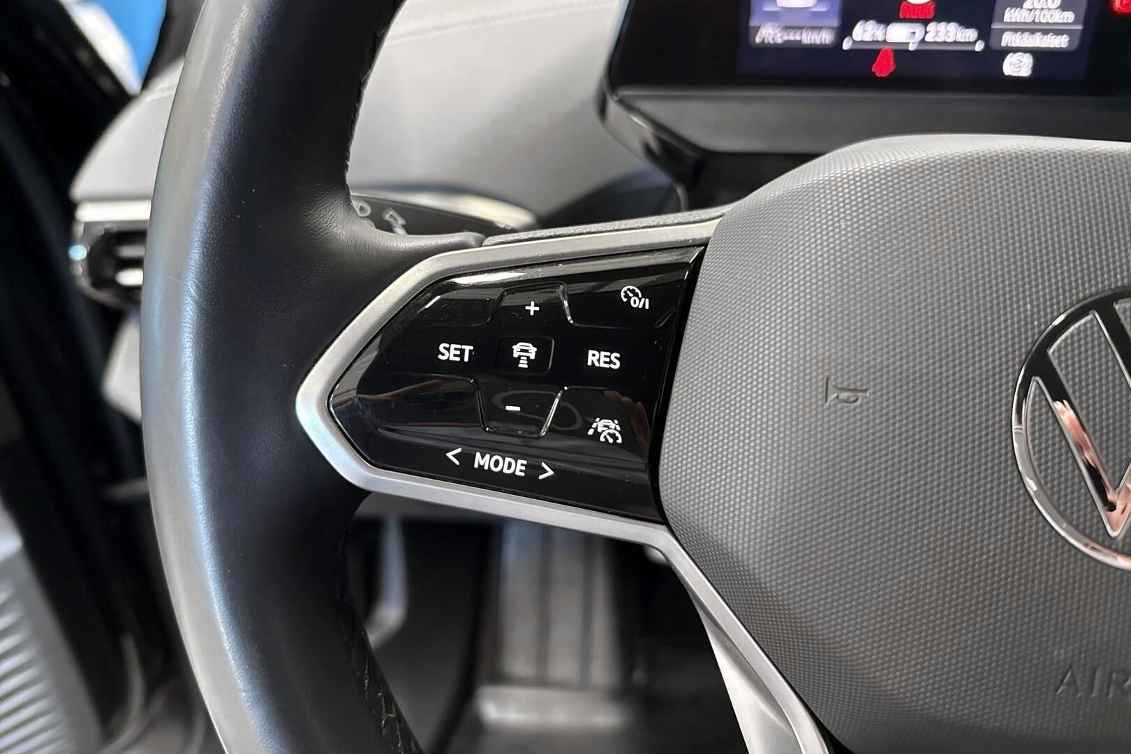 Volkswagen ID.4 iso kuva 23