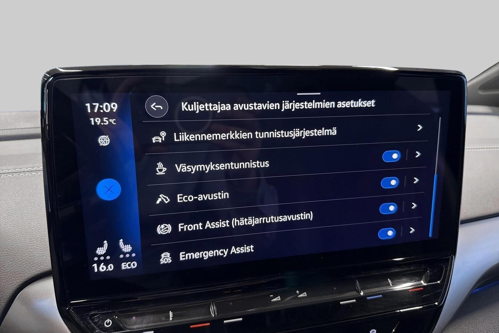 Volkswagen ID.4 iso kuva 17