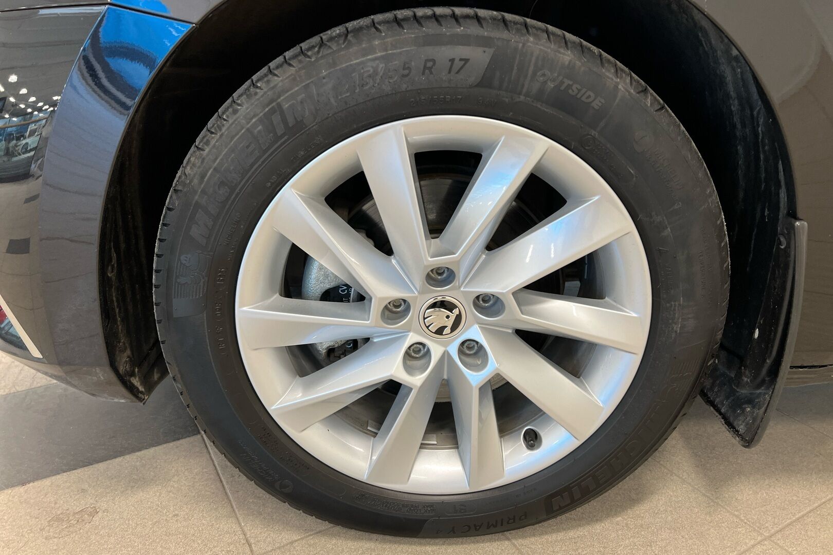 Skoda Superb iso kuva 10