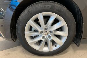 Skoda Superb esikatselu 10