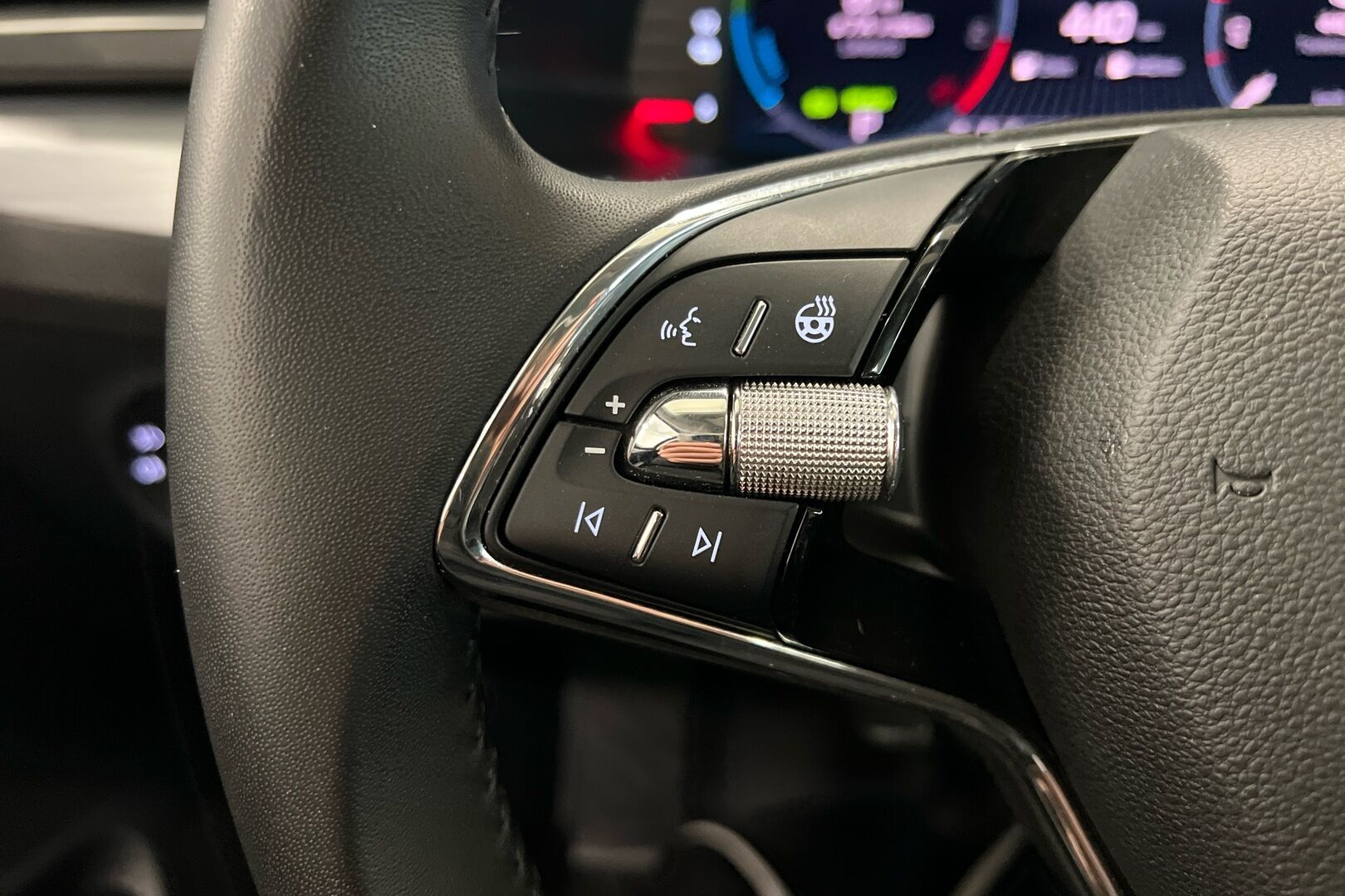 Skoda Superb iso kuva 14