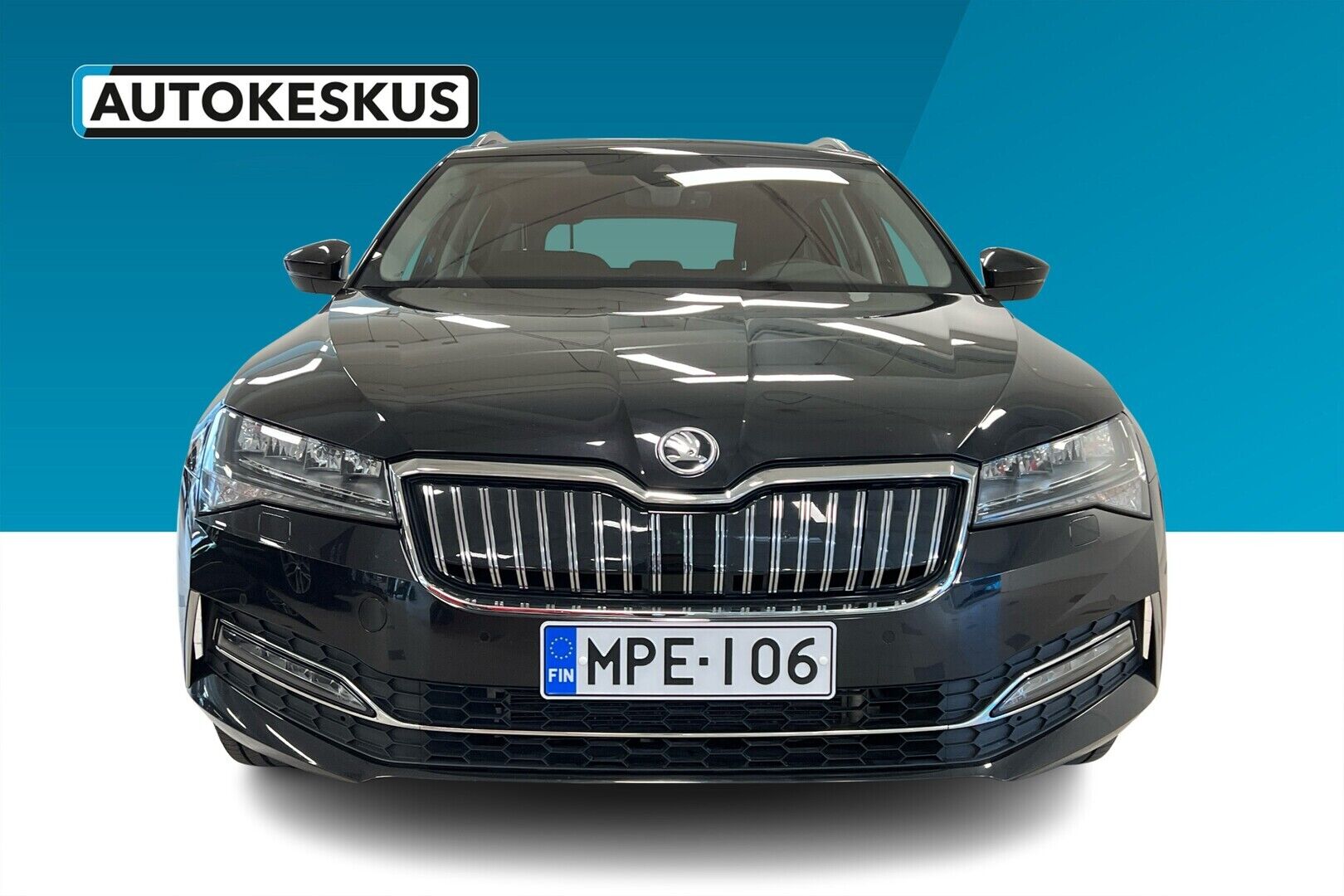 Skoda Superb iso kuva 3