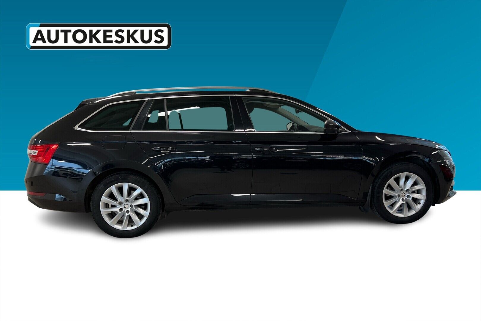 Skoda Superb iso kuva 5