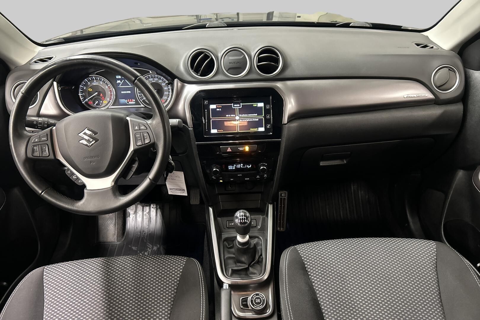Suzuki Vitara iso kuva 9