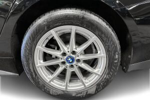 BMW i4 esikatselu 10