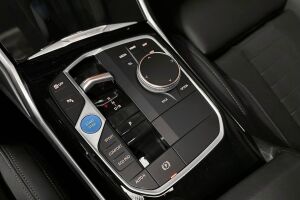 BMW i4 esikatselu 13