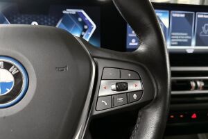 BMW i4 esikatselu 17