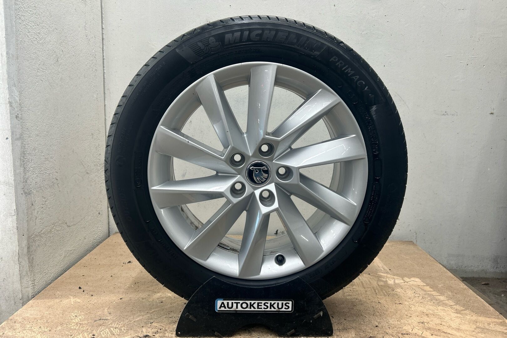 Skoda Superb iso kuva 10
