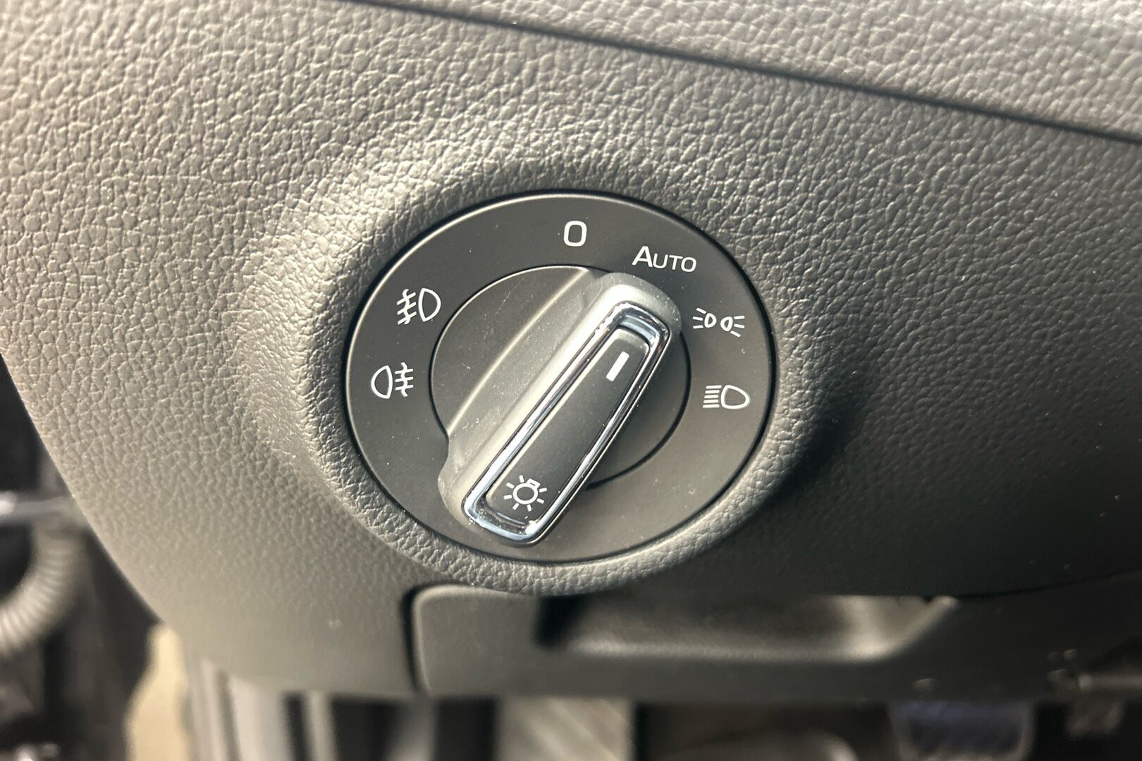 Skoda Superb iso kuva 12