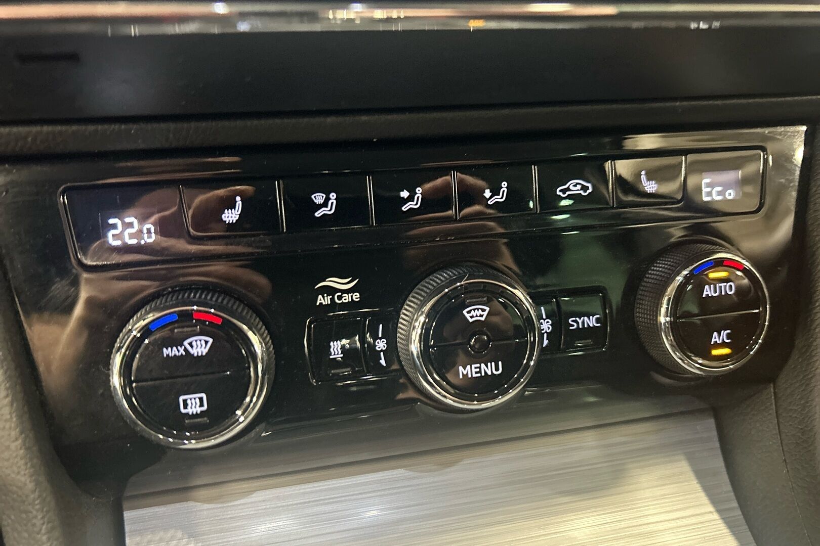 Skoda Superb iso kuva 19
