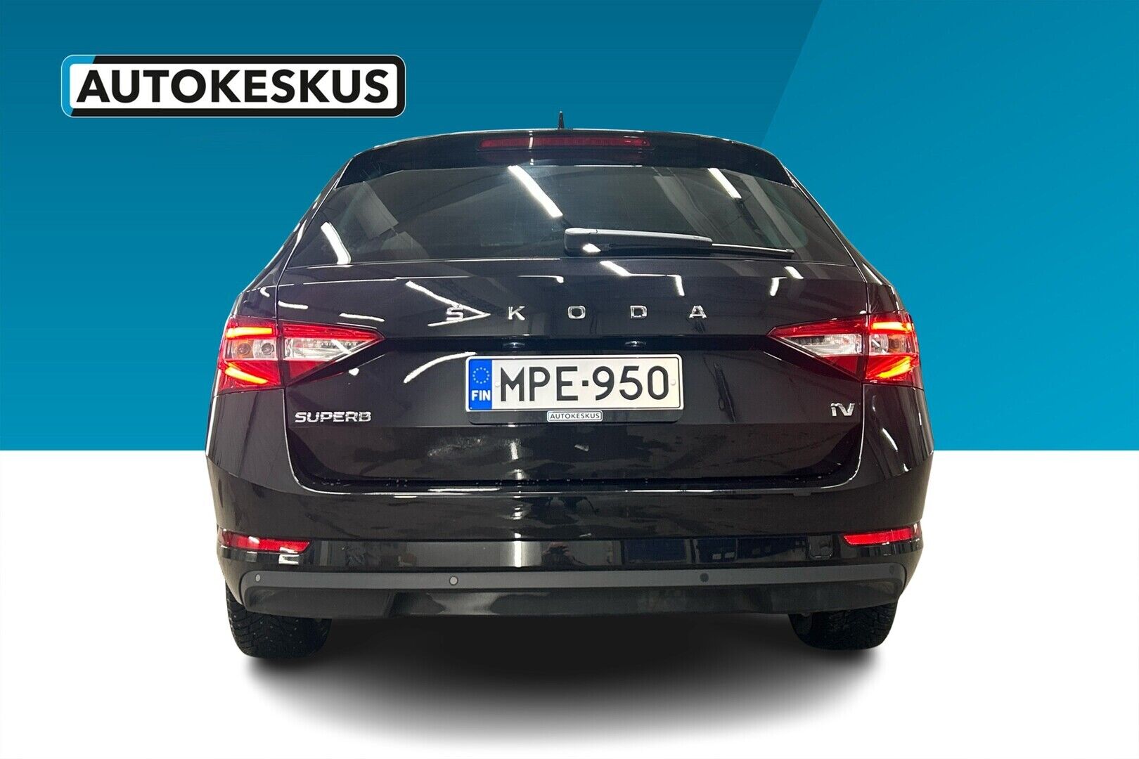 Skoda Superb iso kuva 2