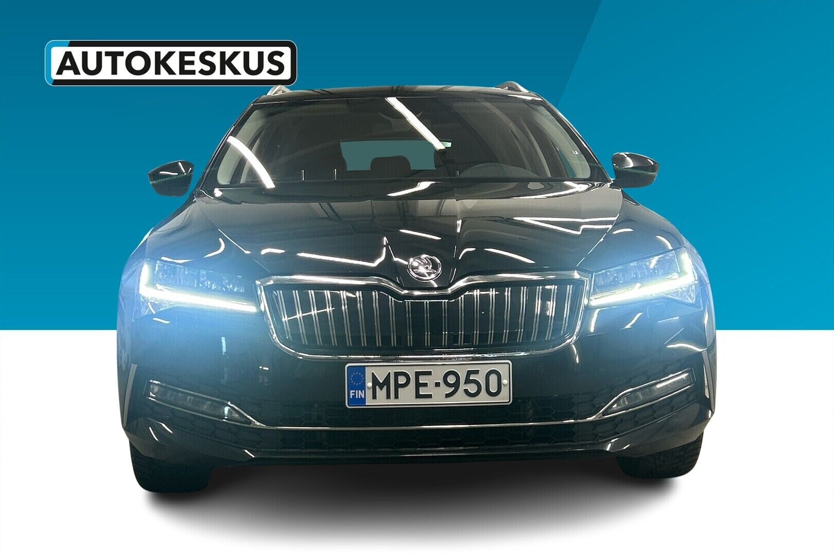 Skoda Superb iso kuva 3