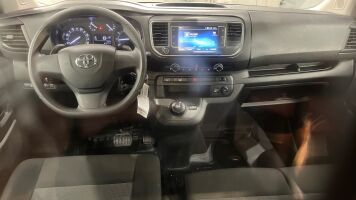 Toyota Proace esikatselu 10