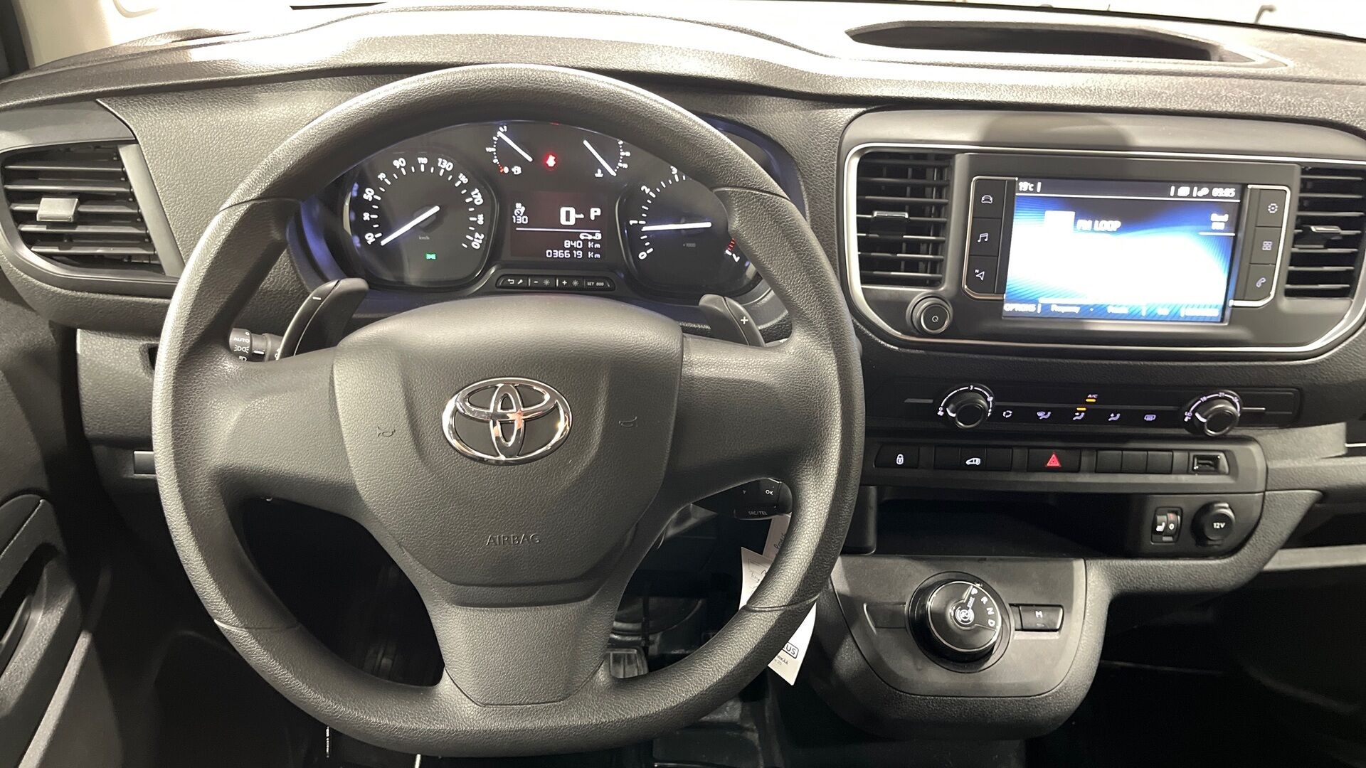 Toyota Proace iso kuva 11