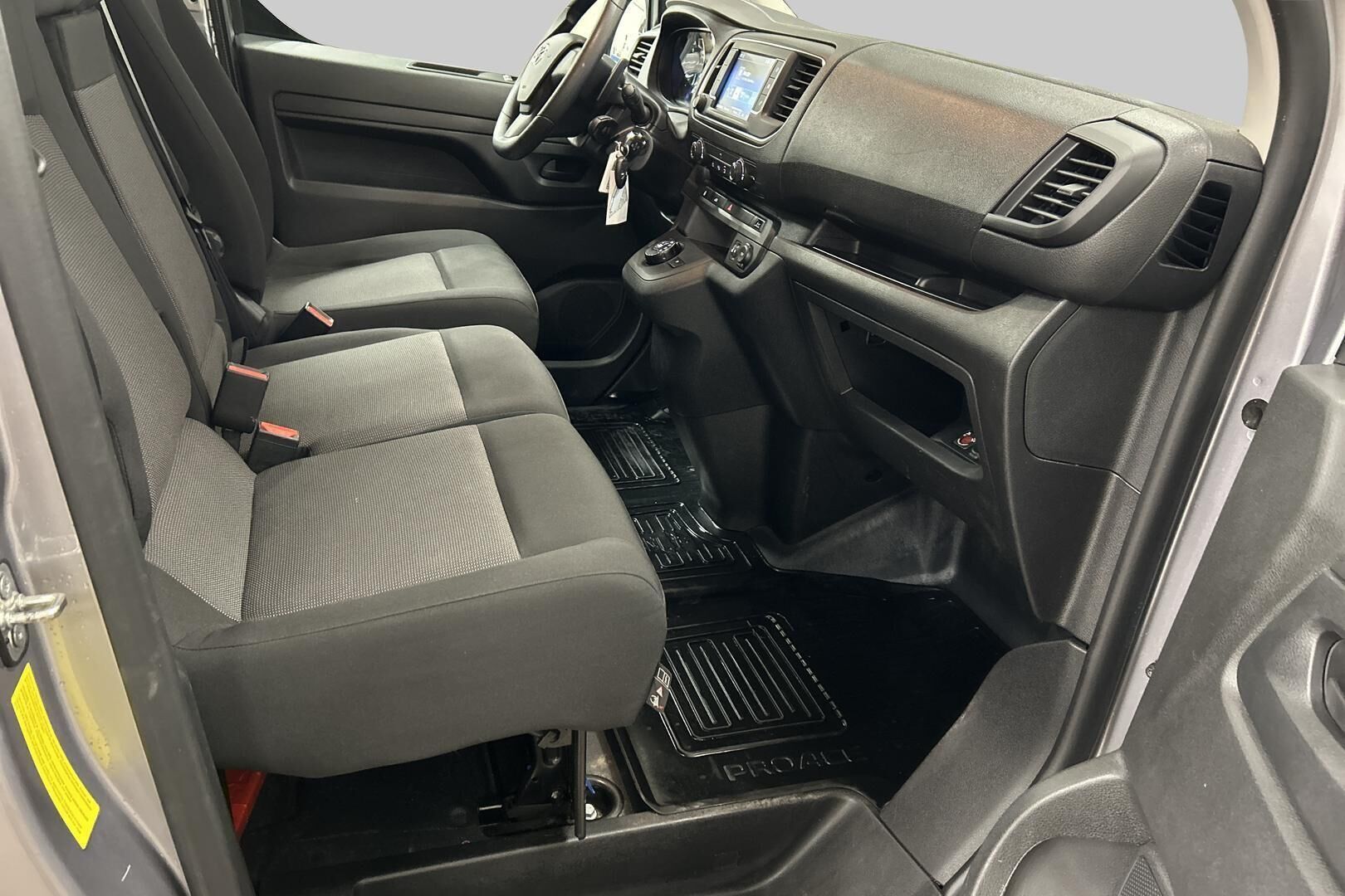 Toyota Proace iso kuva 14