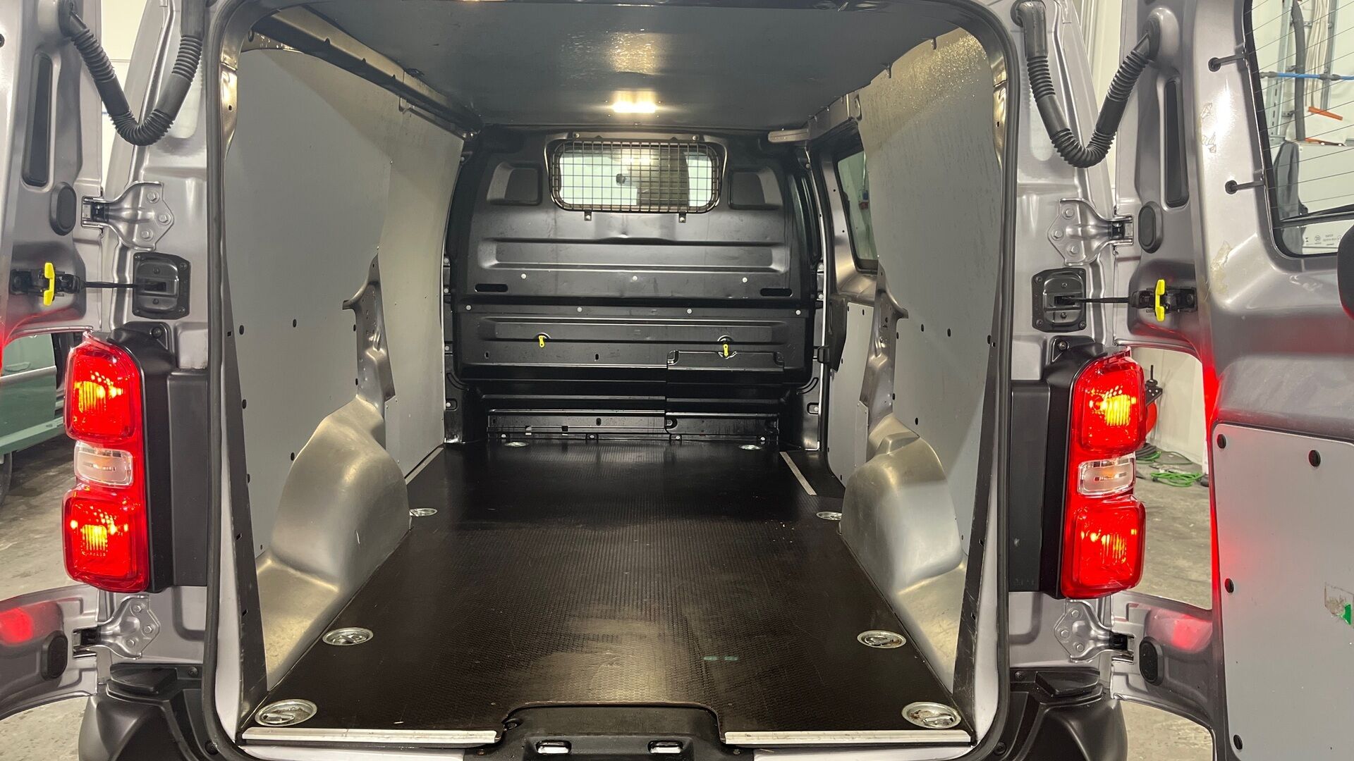Toyota Proace iso kuva 14