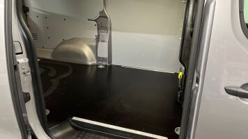 Toyota Proace esikatselu 9