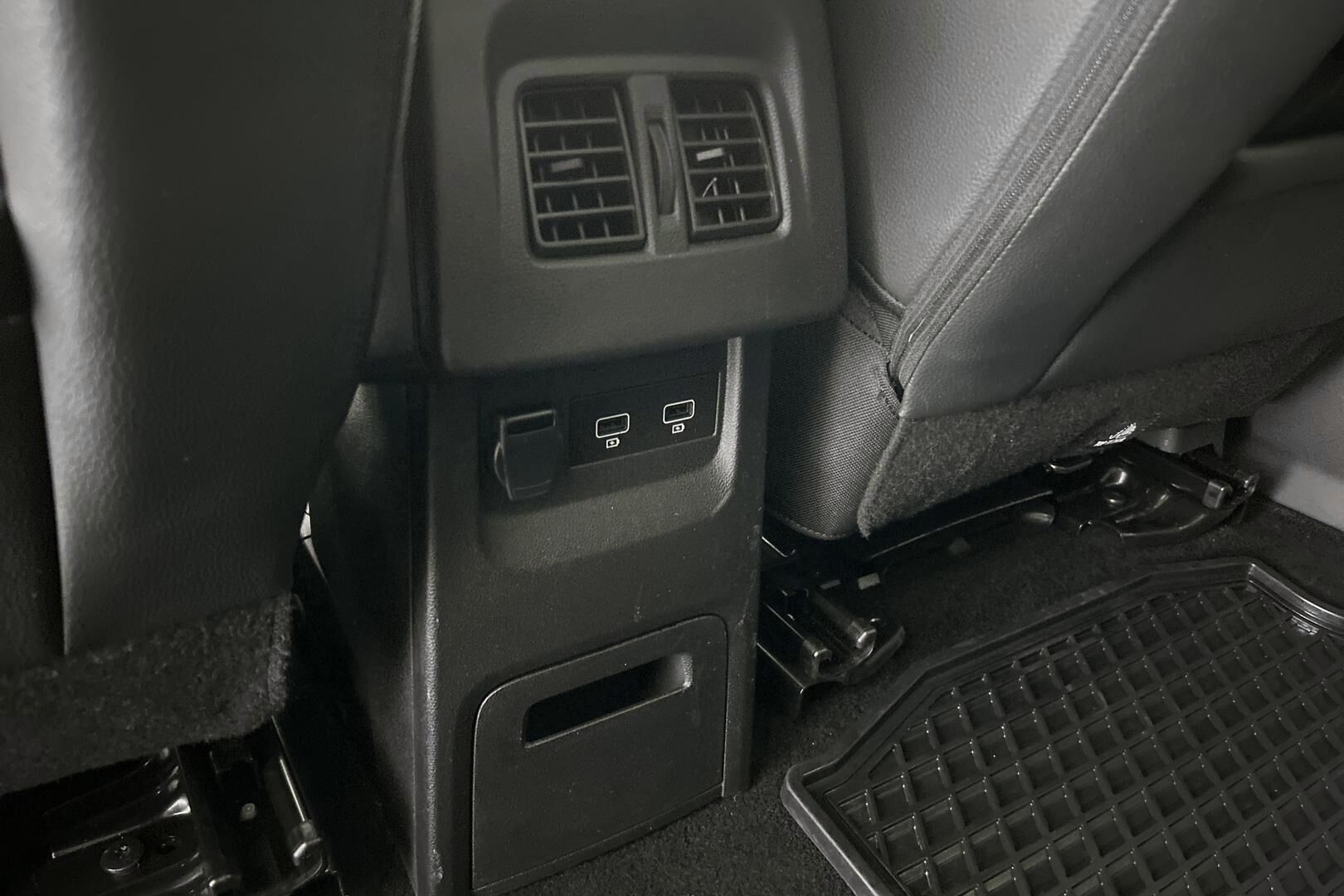 Mercedes-Benz T iso kuva 17