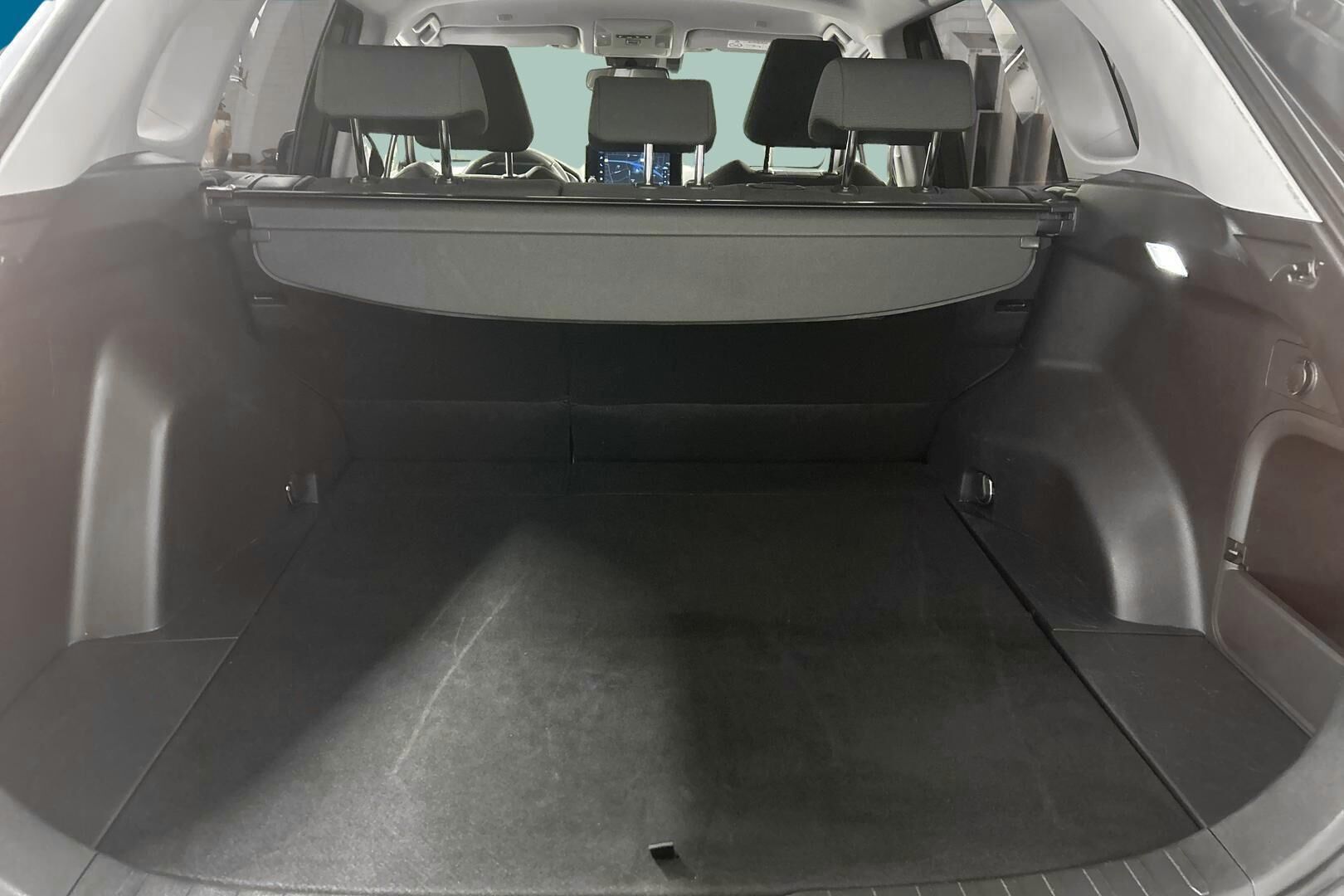 Toyota RAV4 iso kuva 12