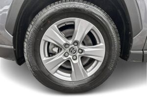 Toyota RAV4 esikatselu 13