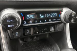 Toyota RAV4 esikatselu 21