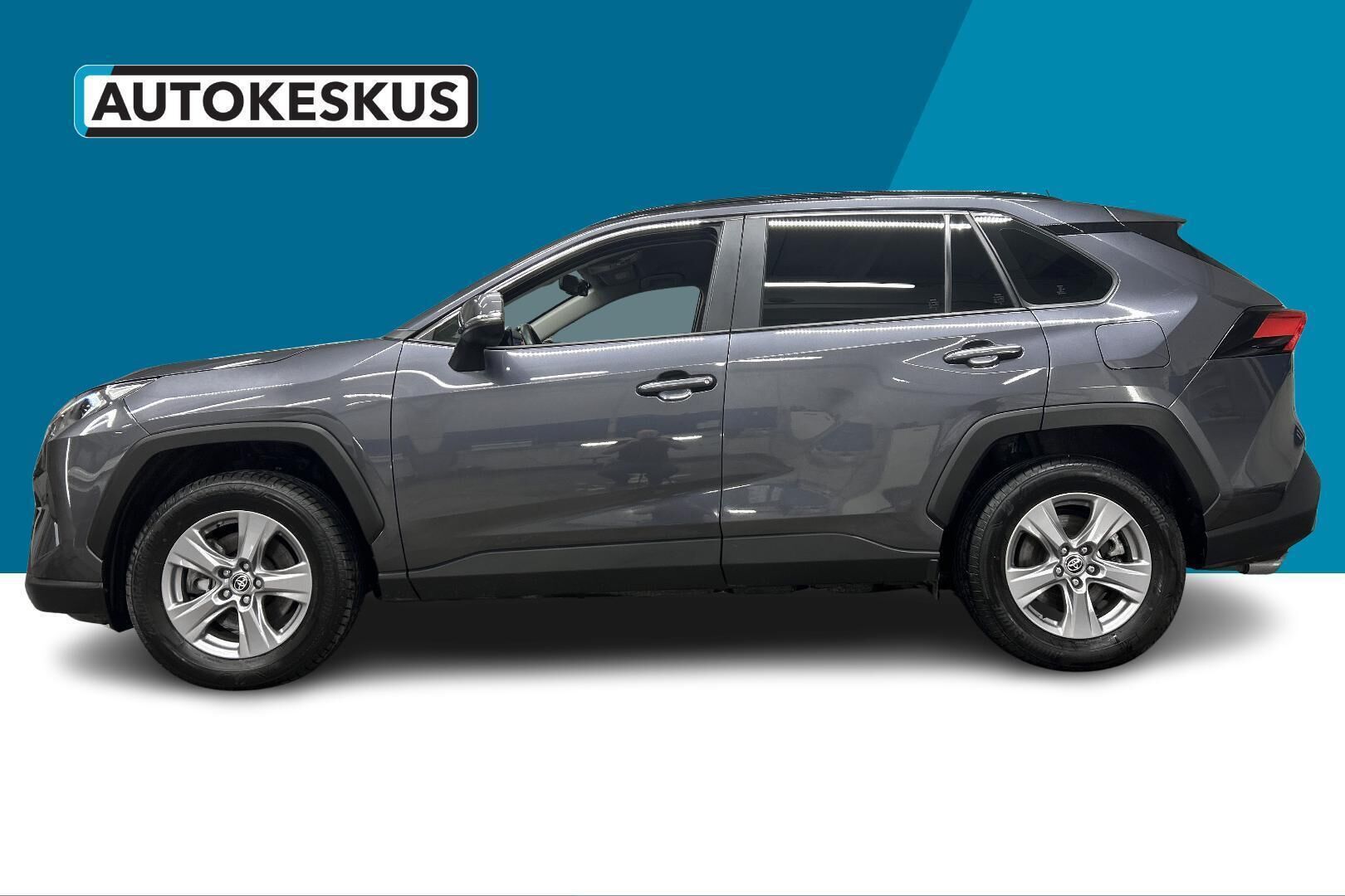 Toyota RAV4 iso kuva 8