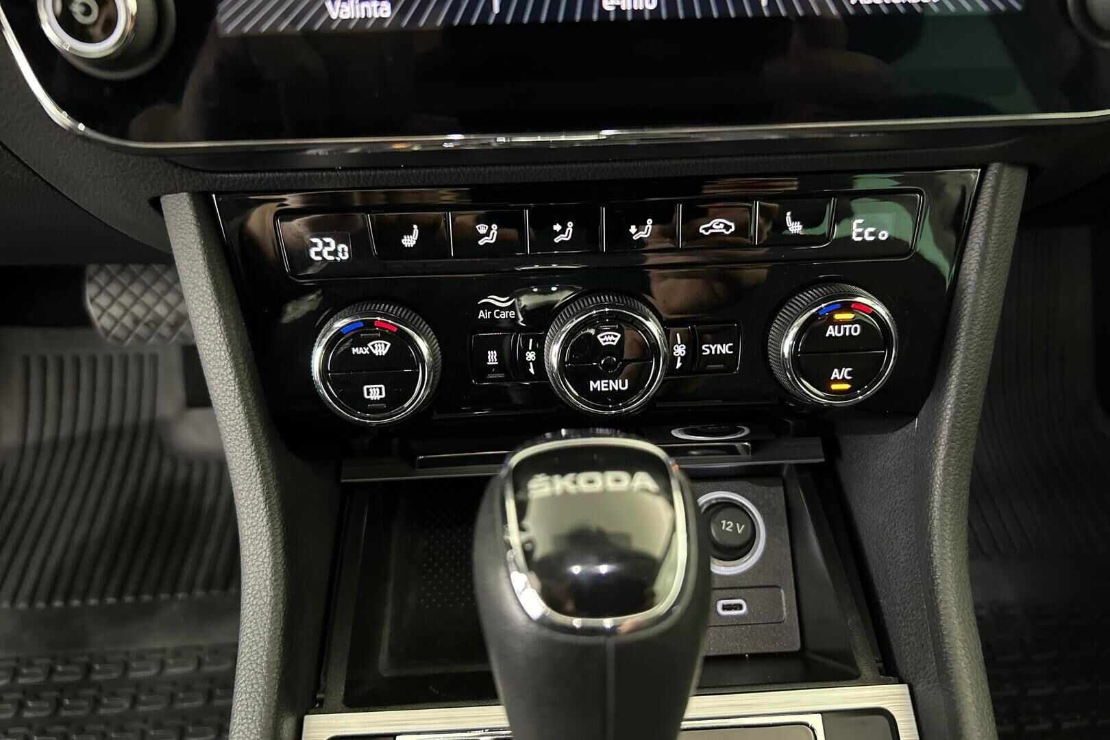 Skoda Superb iso kuva 15